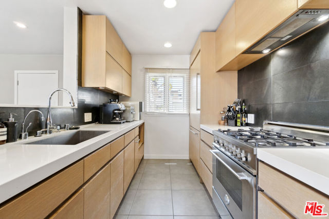 1145 Larrabee Street, West Hollywood CA: https://media.crmls.org/mediaz/b6887c6b-53a3-4a7c-b9d7-5601ef87730e.jpg