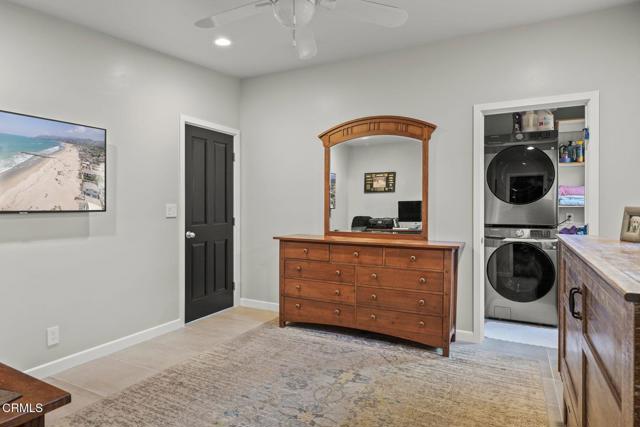 1322 Weymouth Lane, Ventura CA: https://media.crmls.org/mediaz/b6892449-34a4-4296-8ffc-4eb8c60d2f38.jpg
