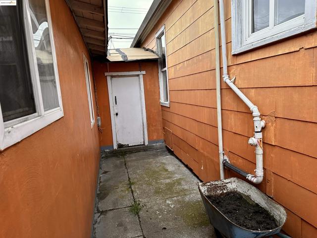 1342 Garvin Ave, Richmond CA: https://media.crmls.org/mediaz/b68a20b0-2f88-471a-8cf3-333a55e410ed.jpg