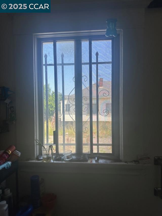 1201 41st Ave, Oakland CA: https://media.crmls.org/mediaz/b68a4e52-6974-4c08-8e01-e6442ea3ce11.jpg