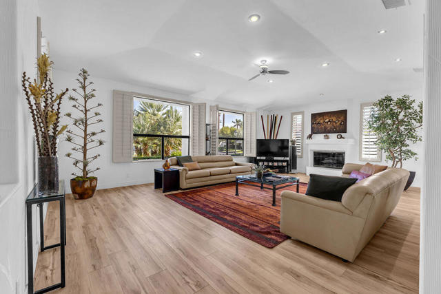 29 El Roble Court, Rancho Mirage CA: https://media.crmls.org/mediaz/b68a8a6c-0ed1-4eaa-abb0-7fba32330bf0.jpg