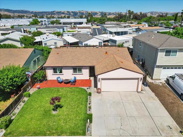 8100 Springdale Court, Gilroy CA: https://media.crmls.org/mediaz/b68a8def-112b-4258-ac7e-5513842f7065.jpg