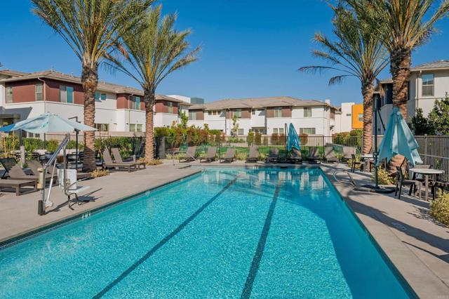 Detail Gallery Image 5 of 9 For 2004 Quartet Loop Unit 1, Chula Vista,  CA 91915 - 4 Beds | 2/1 Baths