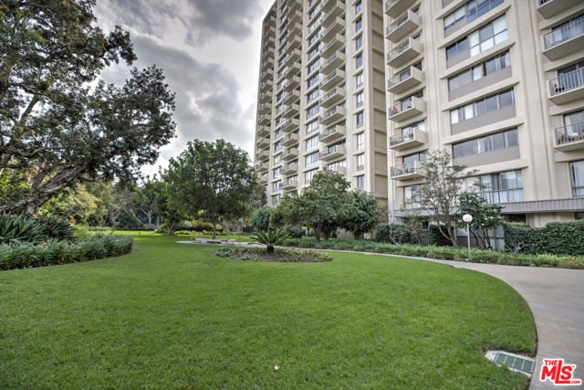 2160 Century Park East, Los Angeles CA: https://media.crmls.org/mediaz/b68bb57e-f92e-4bb0-aace-a4b0b1b92094.jpg
