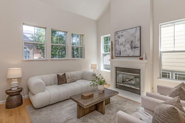 185 Hamwood Terrace, Mountain View CA: https://media.crmls.org/mediaz/b68bb831-1132-4e1f-9005-115dd4be56ea.jpg