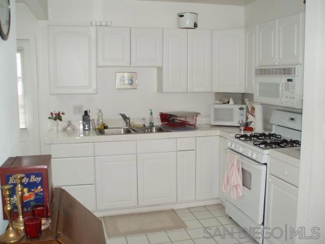 Address not available!, 3 Bedrooms Bedrooms, ,2 BathroomsBathrooms,Single Family Residence,For Sale,CHELSEA AVE,200000852