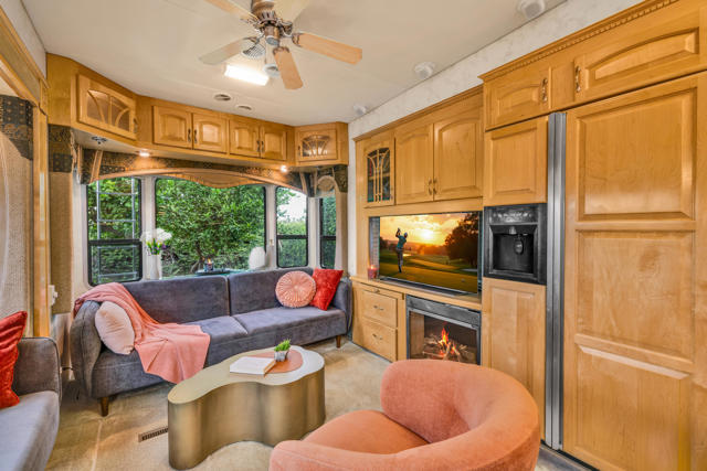 69411 Ramon Road, Cathedral City CA: https://media.crmls.org/mediaz/b68cdbc3-8b3d-46c7-b516-4abb8dbf97ef.jpg