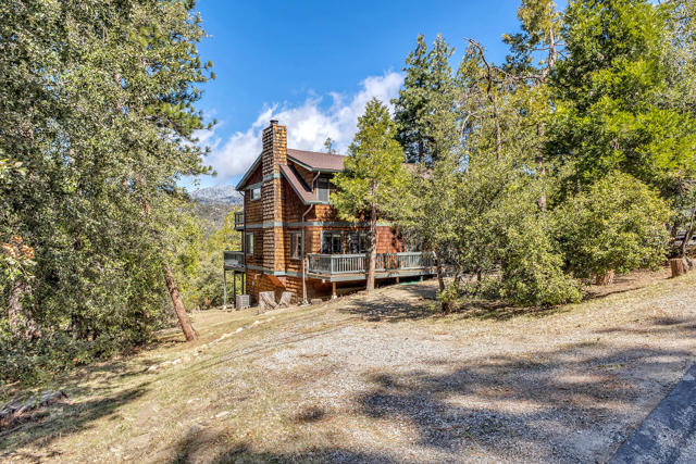 53184 Double View Drive, Idyllwild CA: https://media.crmls.org/mediaz/b68cff8d-97a5-476f-ba4e-893a0d035d4a.jpg