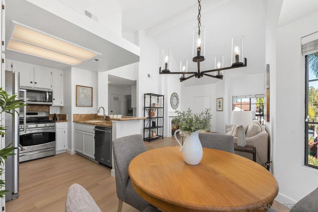 4045 Carmel View Rd - photo 10