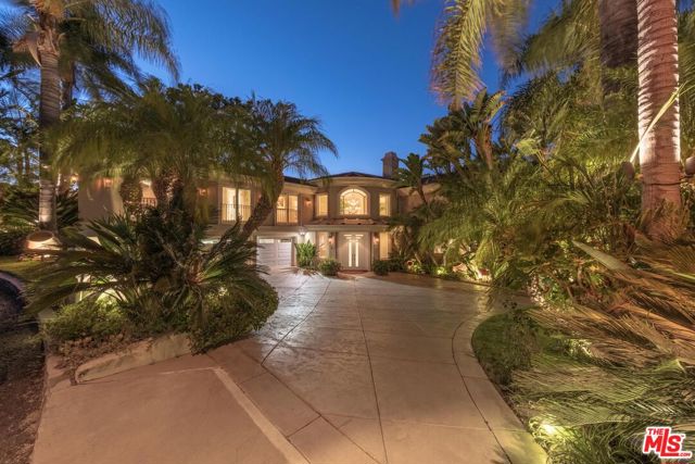 7833 Torreyson Drive, Los Angeles CA: https://media.crmls.org/mediaz/b68d346f-4b71-417d-9d80-57b61c81c9aa.jpg