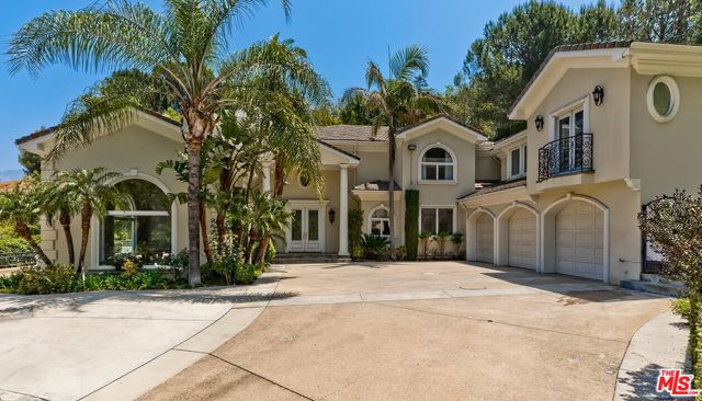 732 Saint Katherine Drive, La Canada Flintridge CA: https://media.crmls.org/mediaz/b68d35ce-1417-4a92-8cee-bd27af5309ce.jpg