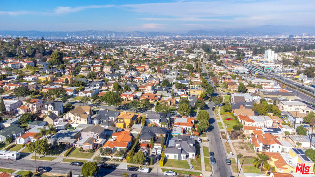 5126 Brynhurst Avenue, Los Angeles, California 90043, 4 Bedrooms Bedrooms, ,2 BathroomsBathrooms,Single Family Residence,For Sale,Brynhurst,24427373