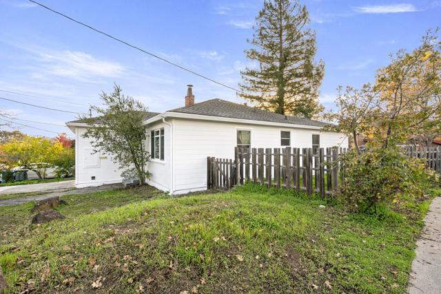 80 Hilltop Drive, San Carlos CA: https://media.crmls.org/mediaz/b68d416e-7cf5-45d2-922f-8d31f5322eb1.jpg