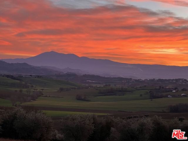 10 Via San Lorenzo, Umbria, ITALY,  CA: https://media.crmls.org/mediaz/b68d88b9-299e-4238-b94e-838e55a8c8a0.jpg