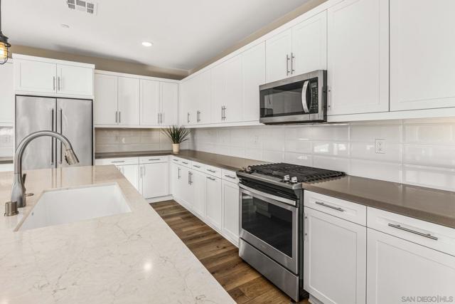 Image 12 of 70 For 8988 Trailridge Ave