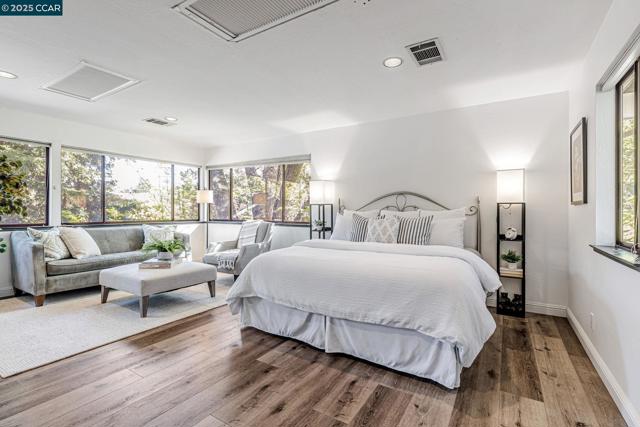1834 Ivanhoe Ave, Lafayette CA: https://media.crmls.org/mediaz/b68e3593-bf63-428f-a90d-f0f5ea941241.jpg