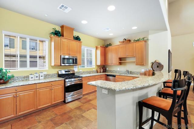 10653 Golden Willow, San Diego CA: https://media.crmls.org/mediaz/b68efee6-5535-4e46-8159-ff4ff1673938.jpg