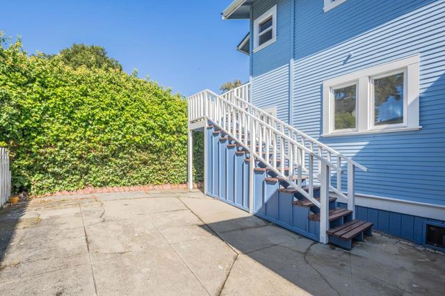 206 Cypress Avenue, Pacific Grove CA: https://media.crmls.org/mediaz/b68ff830-d86e-4a71-894c-43cb2f3d780d.jpg