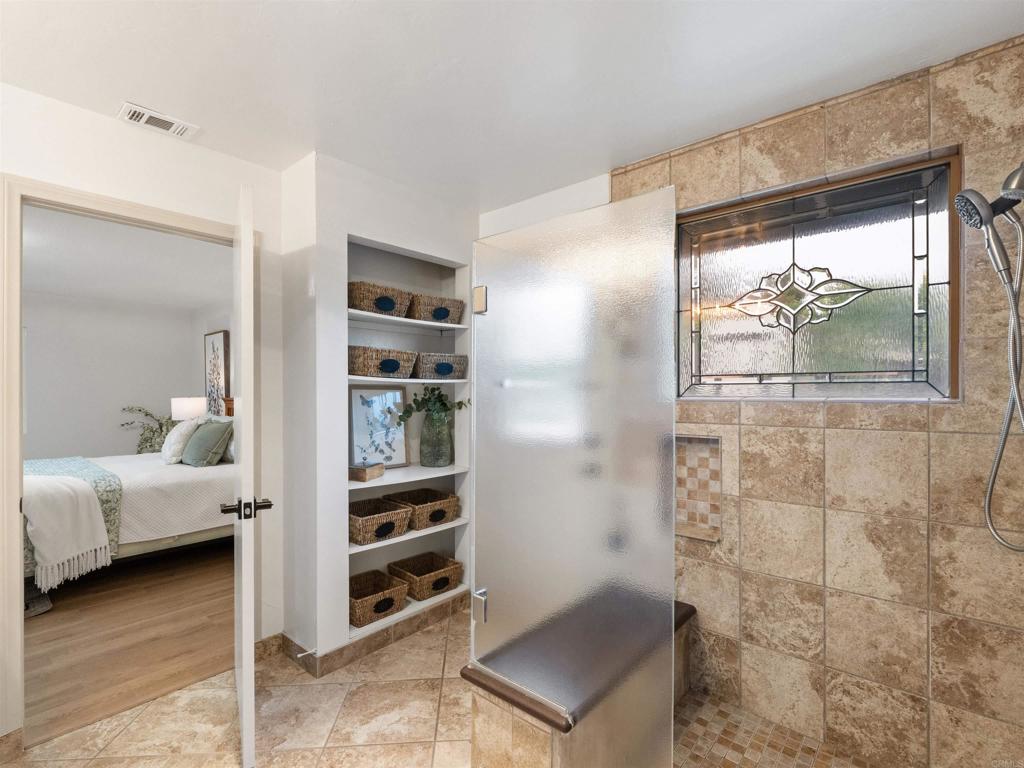 13737 Temple Street - photo 20