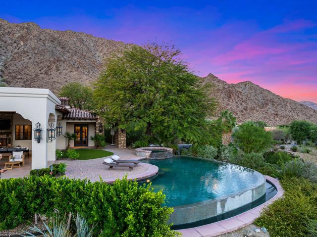 49925 Canyon View Drive, Palm Desert CA: https://media.crmls.org/mediaz/b690b499-1d49-4162-aaaa-b2f77f1fe492.jpg