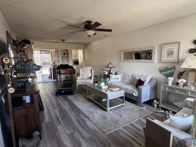 Detail Gallery Image 3 of 15 For 4734 Rim Rock Rd, Oceanside,  CA 92056 - 2 Beds | 1 Baths