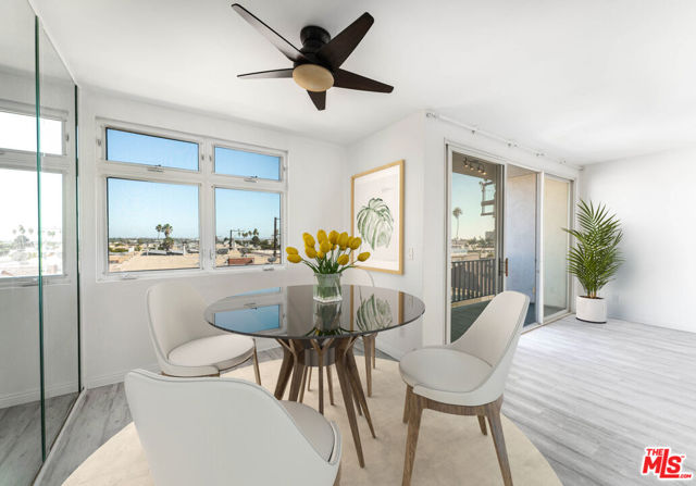 900 Euclid Street, Santa Monica CA: https://media.crmls.org/mediaz/b69138fd-1eb9-4185-9d6d-b4e68aeb4e13.jpg