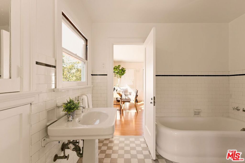 MLS #26867007 image #21