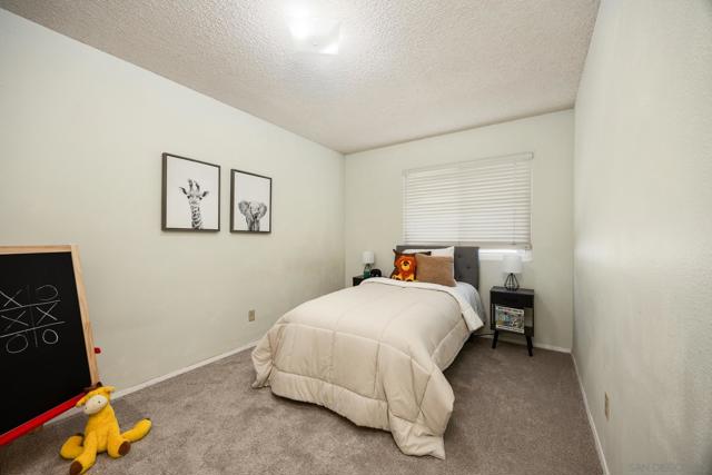 1180 Evelyn St, San Diego CA: https://media.crmls.org/mediaz/b6937004-dcd9-4b0c-a980-cfb7fae9d426.jpg