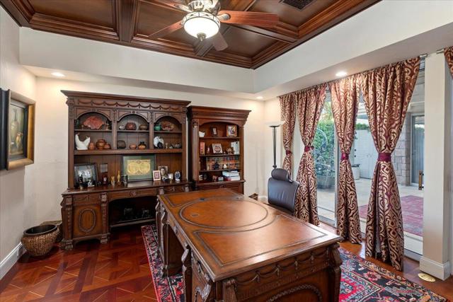 2 Deerfield Court, Rancho Mirage CA: https://media.crmls.org/mediaz/b693fef8-ce37-40b7-af68-2ed463bf701b.jpg