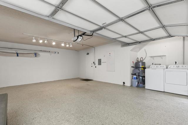 8746 Villa La Jolla Drive, La Jolla CA: https://media.crmls.org/mediaz/b6940a5a-7575-4834-927c-b6d6481c25b2.jpg