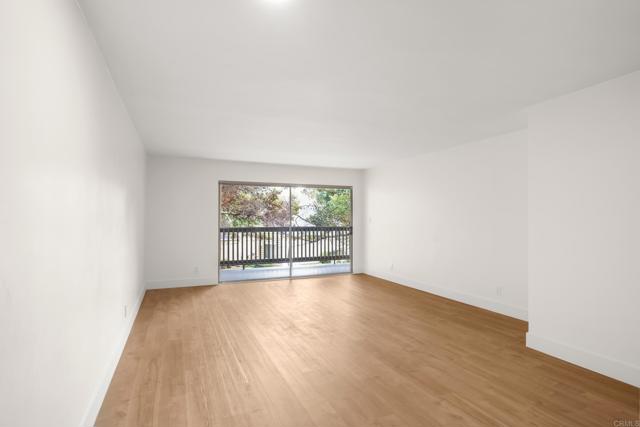 Detail Gallery Image 4 of 31 For 4444 W Point Loma Bld #16,  San Diego,  CA 92107 - 2 Beds | 2 Baths