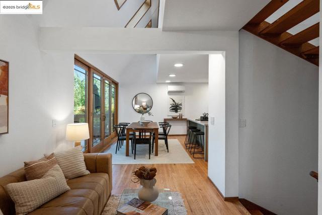 2112 Manzanita Dr, Oakland CA: https://media.crmls.org/mediaz/b6944d3a-6d00-45ac-9d50-a96505484b99.jpg