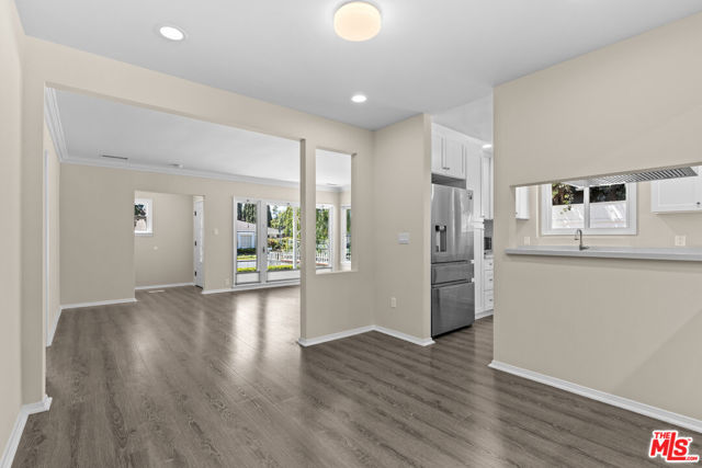 11241 Pearl Street, Los Angeles CA: https://media.crmls.org/mediaz/b694bc19-2e07-479f-b15d-af170ba0dad1.jpg