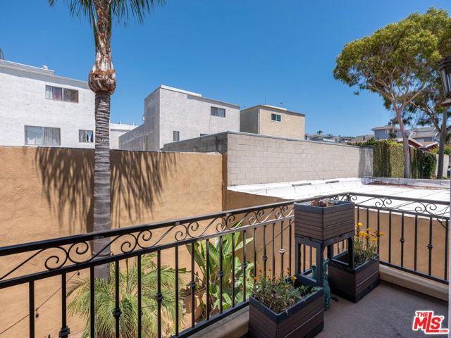 520 Elena Avenue, Redondo Beach, California 90277, 4 Bedrooms Bedrooms, ,2 BathroomsBathrooms,Residential,For Sale,Elena,25537523
