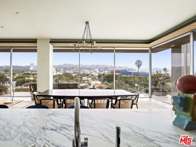 8899 Beverly Boulevard, Los Angeles CA: https://media.crmls.org/mediaz/b6951f7e-bf88-4292-9ee6-3394a6773998.jpg