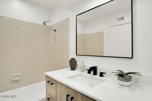 26008 Alizia Canyon Drive, Calabasas CA: https://media.crmls.org/mediaz/b6952a60-7979-4f6d-b46c-1506e2ead5f9.jpg