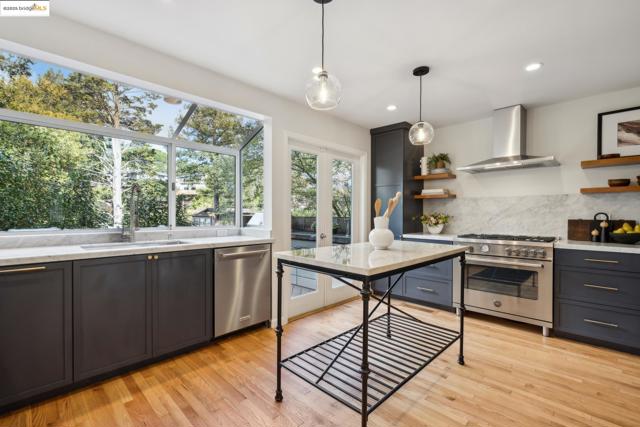 Image 15 of 60 For 5980 Harbord Dr