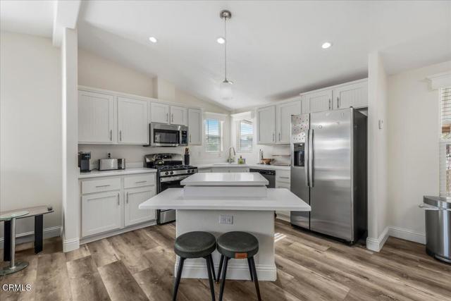20652 Lassen Street, Chatsworth CA: https://media.crmls.org/mediaz/b695d273-c144-4824-ae44-9e461e3c8c21.jpg