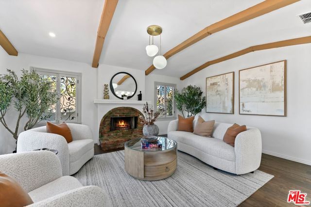 10320 Mississippi Avenue, Los Angeles CA: https://media.crmls.org/mediaz/b696016a-39ff-4083-92c2-fc2cdf641026.jpg