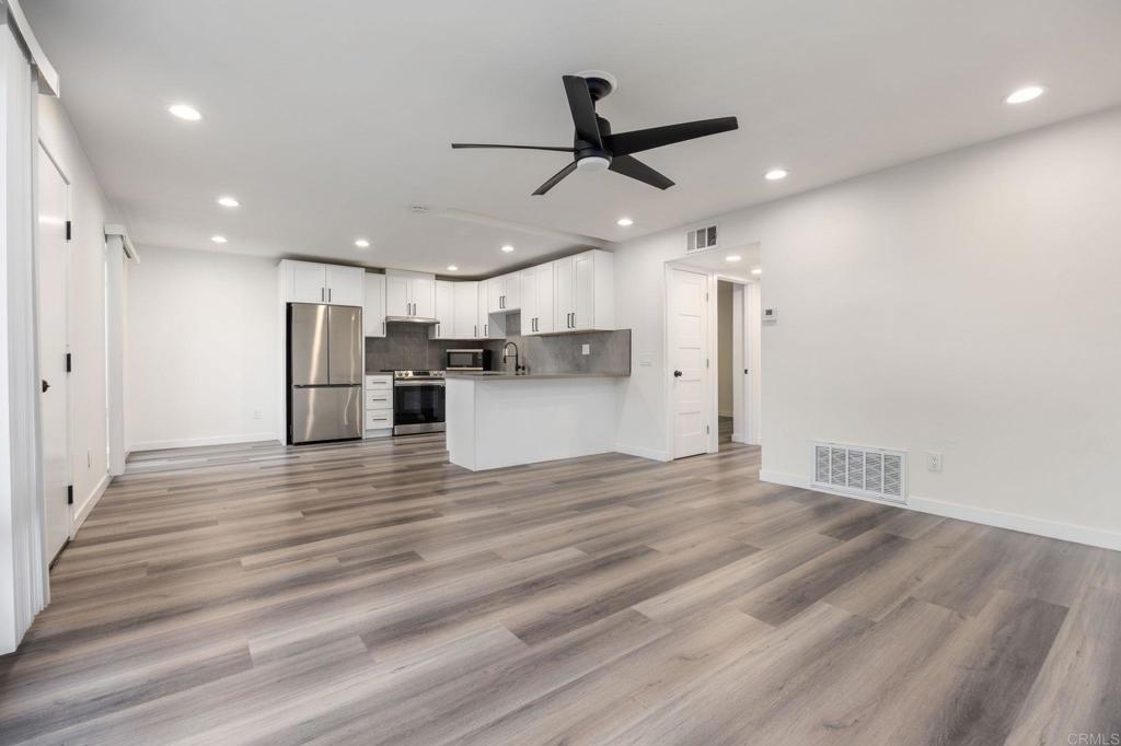1817 Grand Avenue - photo 8