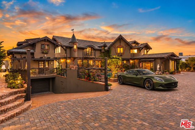 7007 Birdview Avenue, Malibu CA: https://media.crmls.org/mediaz/b69703e0-71c1-4ec8-b265-bffff9fd51b4.jpg