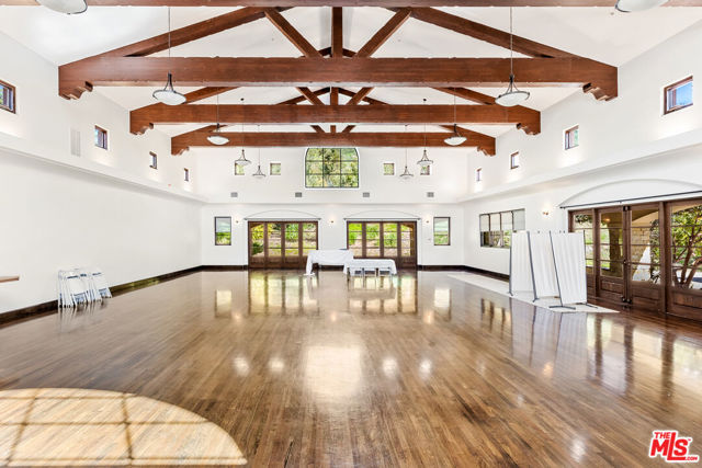 6914 Solano Verde Drive, Somis CA: https://media.crmls.org/mediaz/b6972d7a-f5d2-4e55-a0df-75714aac2463.jpg