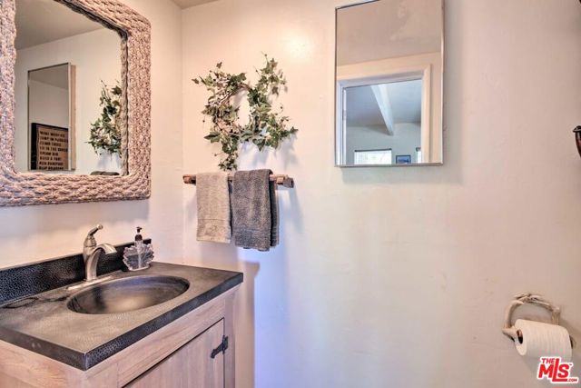 888 Grass Valley Road, Lake Arrowhead, CA 92352