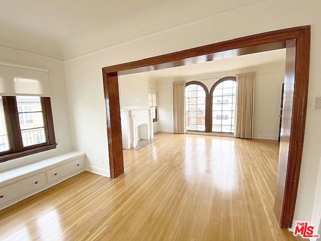 25 Falcon Avenue, Long Beach CA: https://media.crmls.org/mediaz/b6979f9d-267e-4595-975f-608833245874.jpg