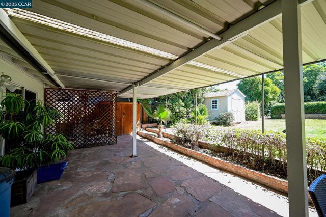 1536 Maynard St, Concord CA: https://media.crmls.org/mediaz/b697ad07-0205-455f-a9ed-3cf8b3aba505.jpg