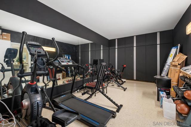 50 Whitehall, Newport Beach CA: https://media.crmls.org/mediaz/b697cd38-f058-49fc-b302-29f2bf19711d.jpg