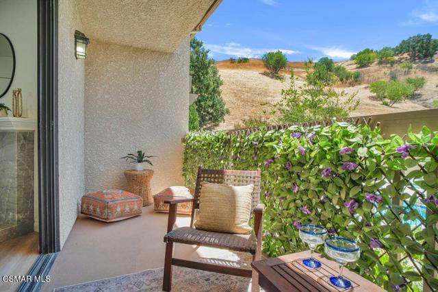 26008 Alizia Canyon Drive, Calabasas CA: https://media.crmls.org/mediaz/b69839db-be11-4939-b6c4-905ee47a340b.jpg