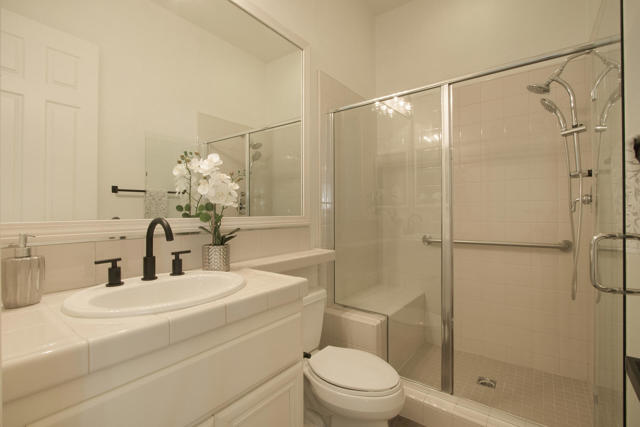 44520 Via Terra Nova, La Quinta CA: https://media.crmls.org/mediaz/b6983ab4-b1f5-4a71-a2fc-3dbe1d5200e9.jpg