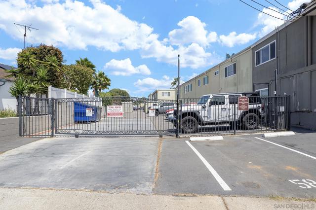 6602 Beadnell Way, San Diego CA: https://media.crmls.org/mediaz/b699e4b0-1cc7-4374-a8f0-b12b2354af8a.jpg