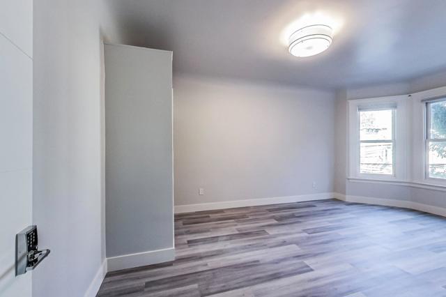 811 Oak Street, San Francisco CA: https://media.crmls.org/mediaz/b69a7158-9645-4ecc-afb4-dc19f3681da1.jpg